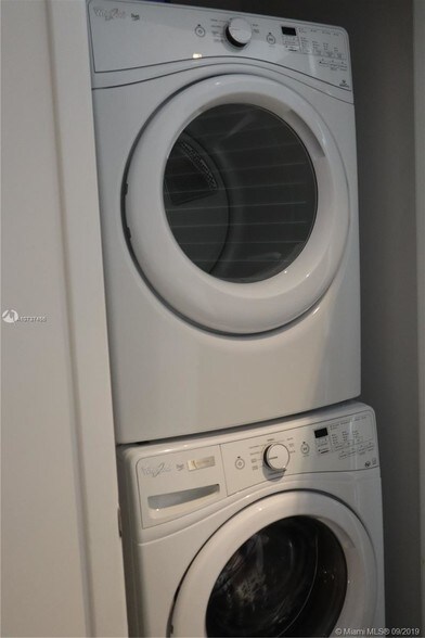 Building Photo - 88 SW 7th St