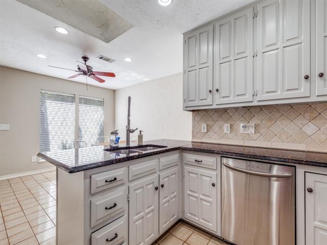Building Photo - 9138 Valley Chapel Ln