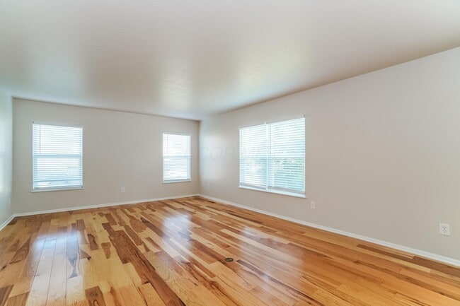 Building Photo - 180 Cherry Tree Ln