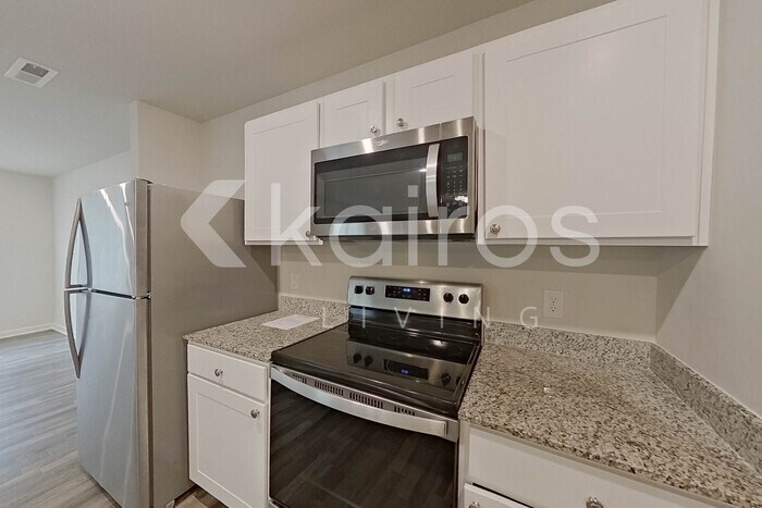 Building Photo - 2607 Provence Dr SE