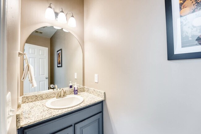 Building Photo - 1515 NW Bell Royal Ct