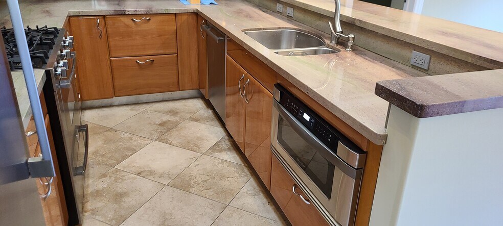 Building Photo - 229 W End Ave