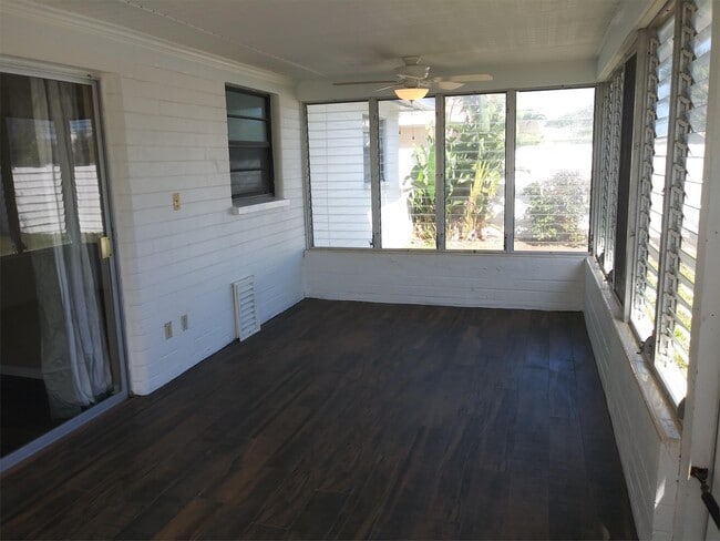 Building Photo - 32 Oakview Cir