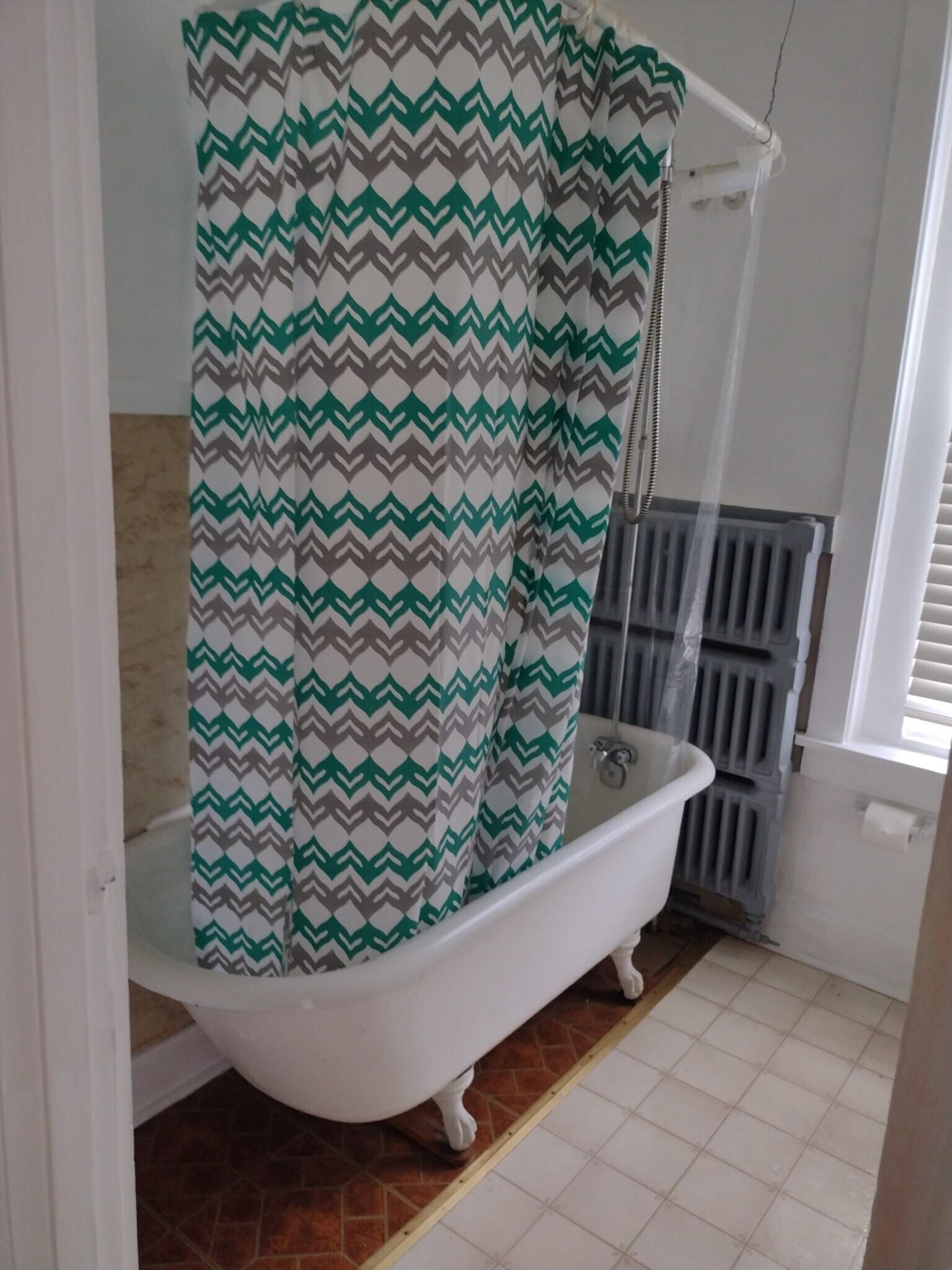 bathroom - 408 S 6th St