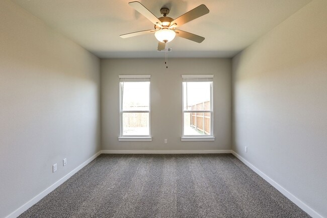 Building Photo - 657 Blackland dr