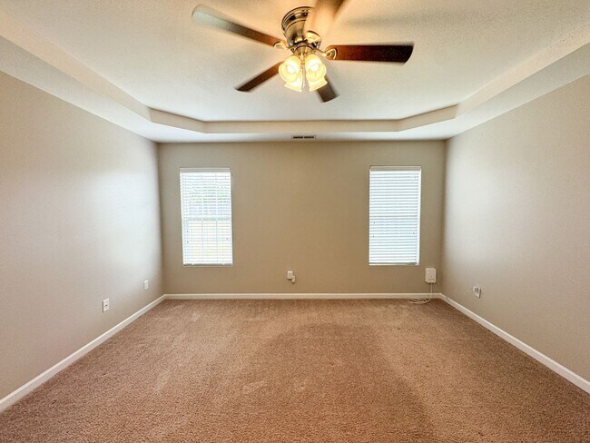 Building Photo - Charming 3 Bed 2 Bath Home in Hope Mills
