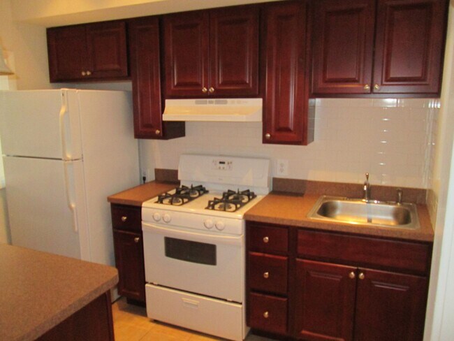 Building Photo - Park Avenue Apartments