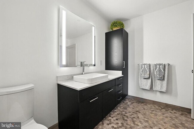 Building Photo - 70 N St SE