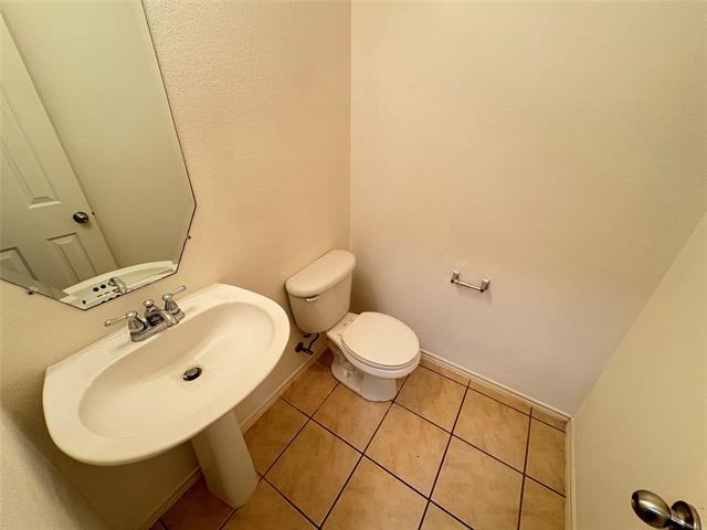 Building Photo - 1010 Utopia Ln