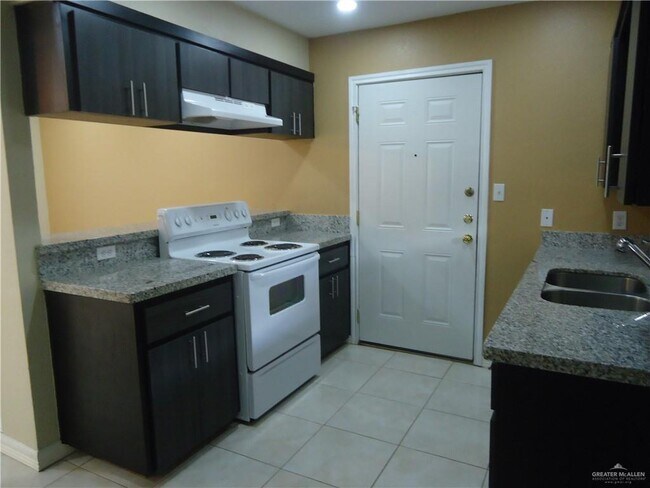 Building Photo - 17 Grayson Ave