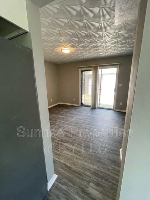 Building Photo - 10105 McNeely Lake Dr