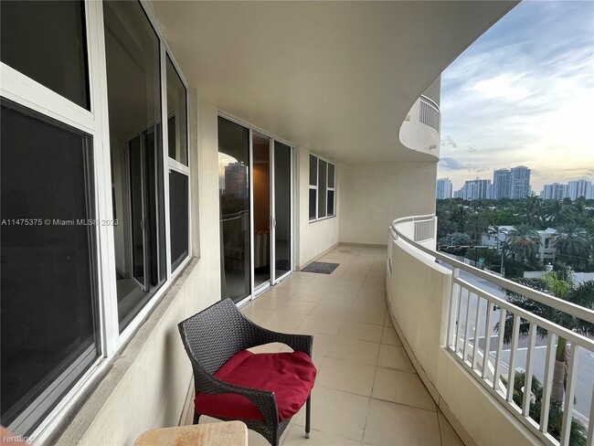 Building Photo - 2 br, 2 bath Condo - 3180 S Ocean Dr Apt 519