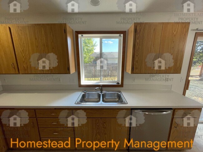 Building Photo - 545