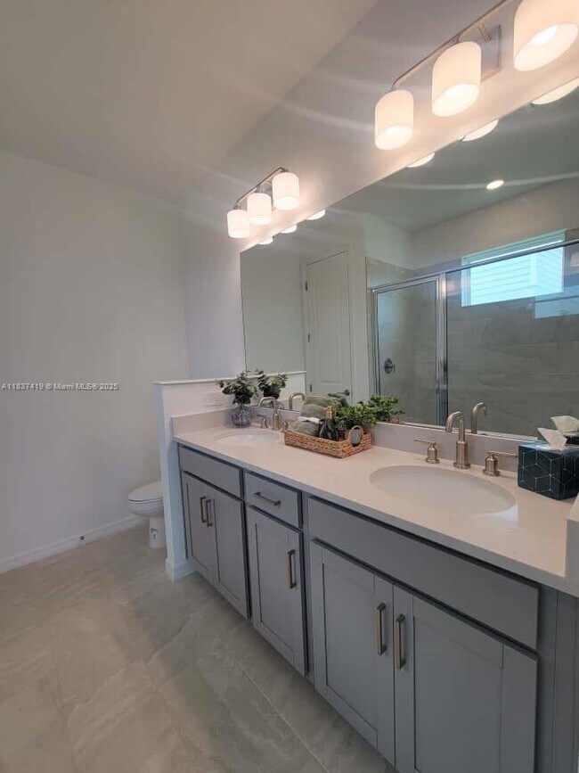 Building Photo - 5727 Gingham Dr