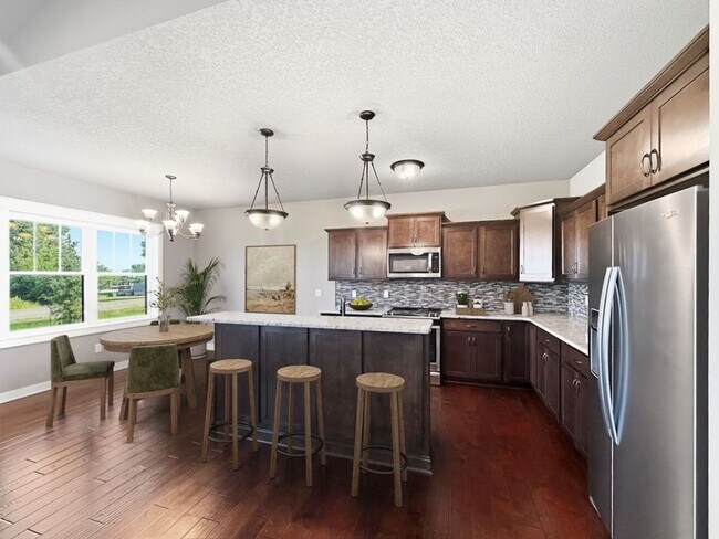 Building Photo - 5811-5815 Quarry Dr