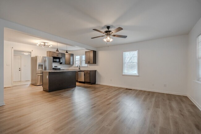 Building Photo - 231 Broadway St