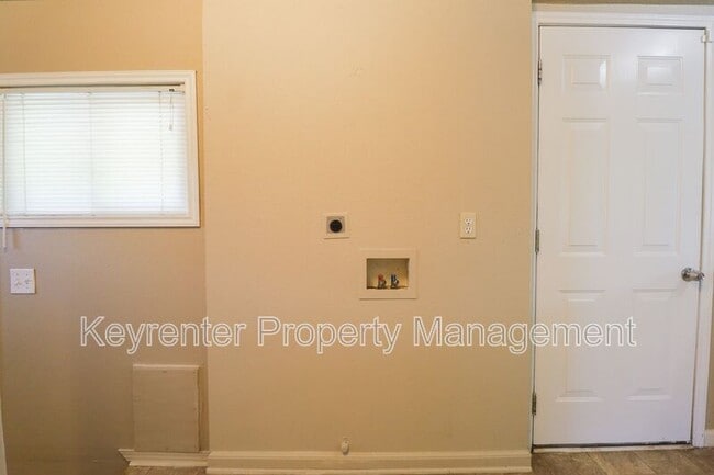 Building Photo - 512 S 55th W Ave