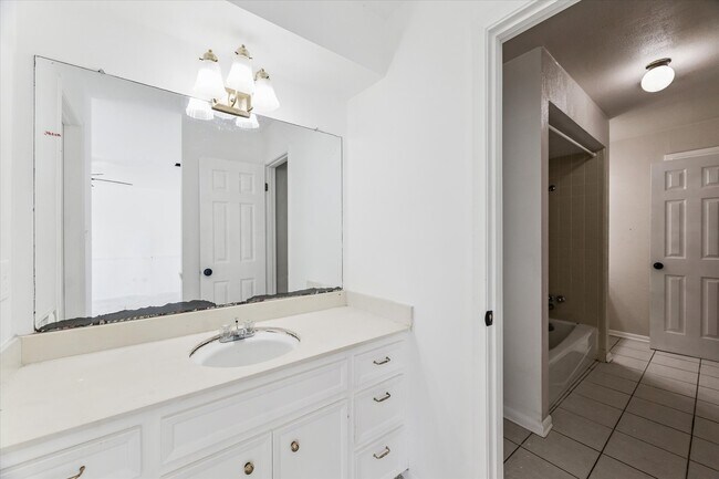 Building Photo - 17164 Beaver Springs Dr