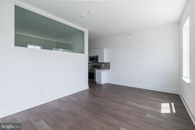 Building Photo - 813 N Broad St