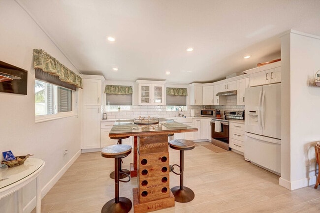 Building Photo - 157 Ocean Dr