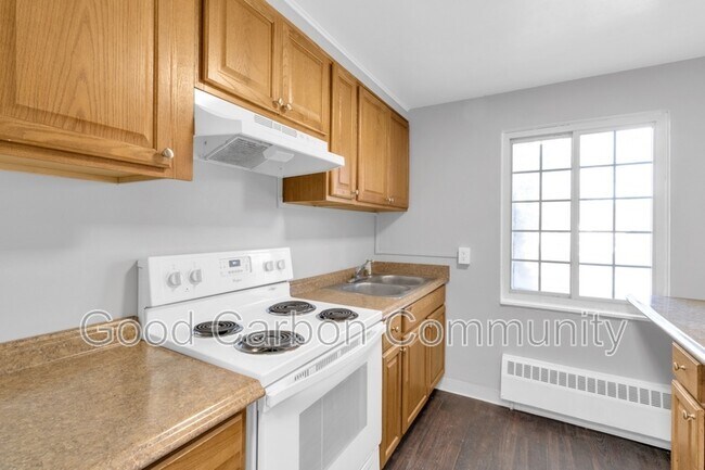 Building Photo - 321 Beattie Ave
