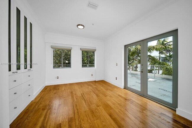 Building Photo - 1600 Euclid Ave