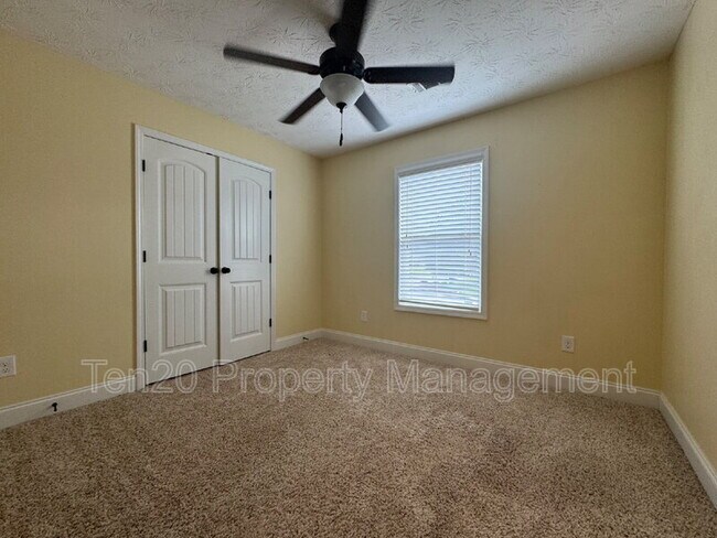 Building Photo - 7471 Coppice Dr