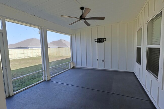 Building Photo - 6248 Jenks Dr