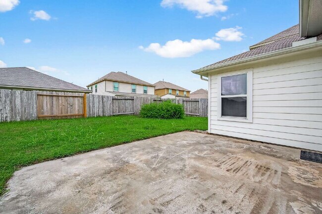 Building Photo - "3-Bed with 2 Full Baths in Katy – Spaciou...