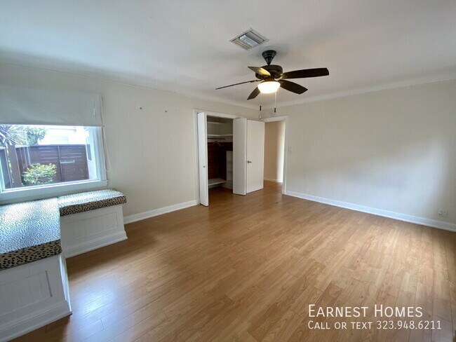 Building Photo - 2577 S Bundy Dr