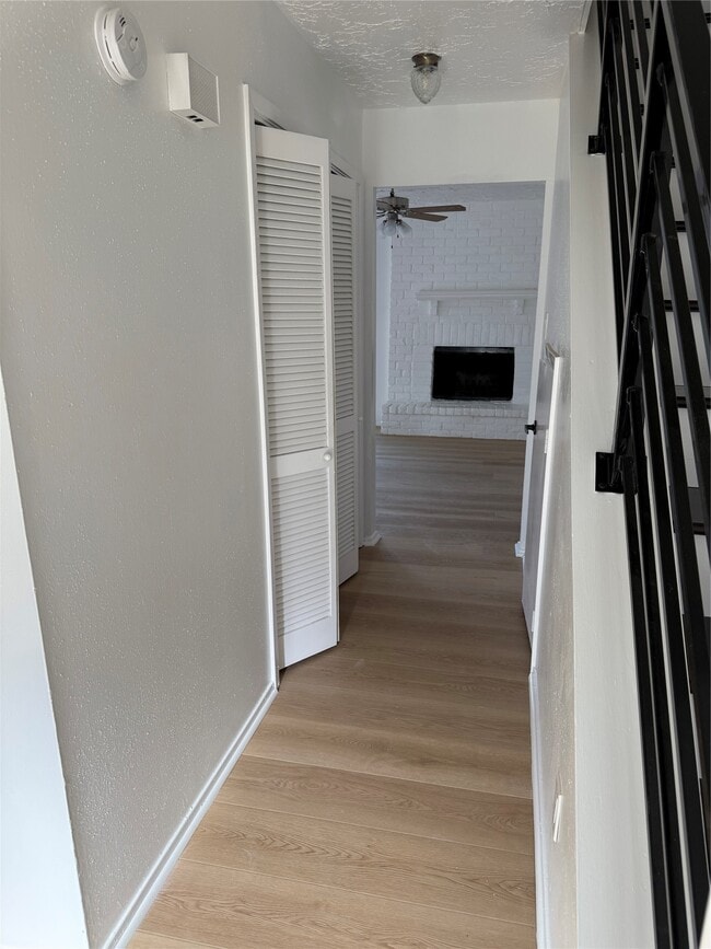 Building Photo - 6649 Westwick Dr