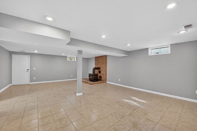 Building Photo - 14 Braxton Dr