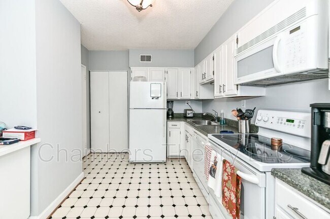 Building Photo - 5500 Holmes Run Pkwy