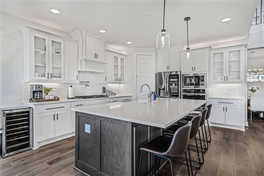 Building Photo - 8116 Hubble Walk