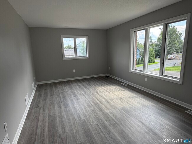 Building Photo - 1474 Highland Ave