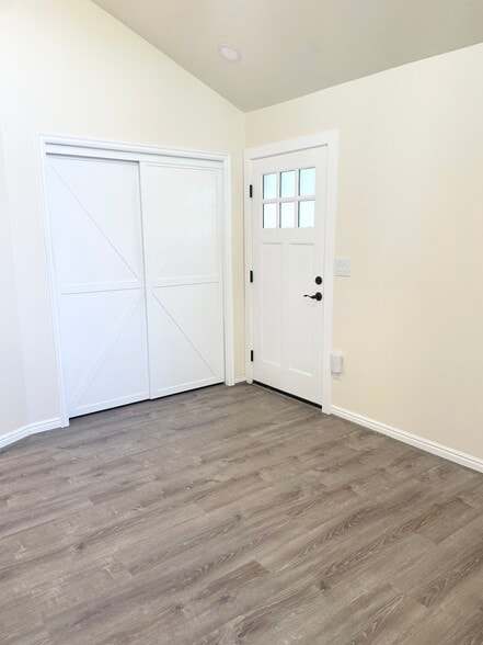 Entry and Sitting Room - 562 Pheasant Way