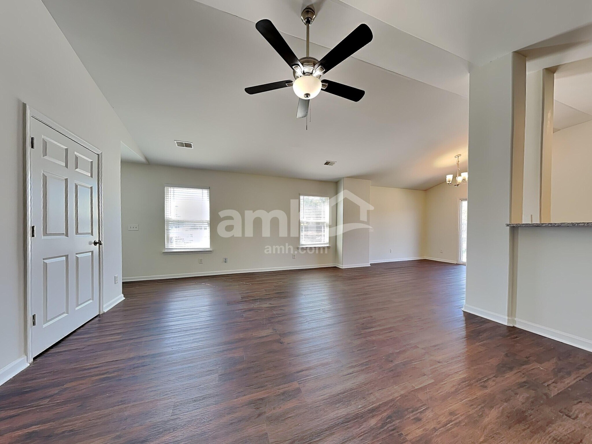 Building Photo - 132 Spring Lakes Dr