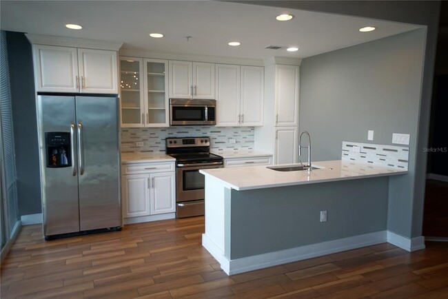 Building Photo - 777 N Ashley Dr