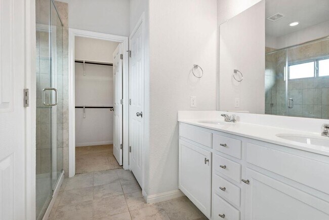 Building Photo - 213 Mayney Ln.