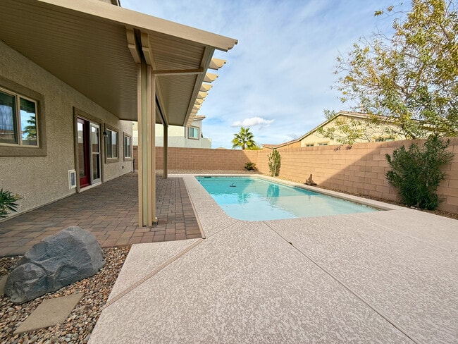 Building Photo - 132 Dunblane St