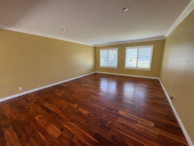 Building Photo - Prestigious Home In Outstanding Location! ...