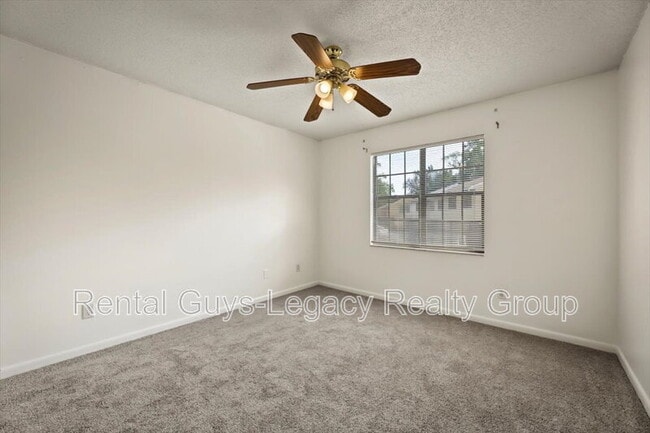 Building Photo - 803 Kettering Way