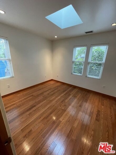 Building Photo - 926 California Ave