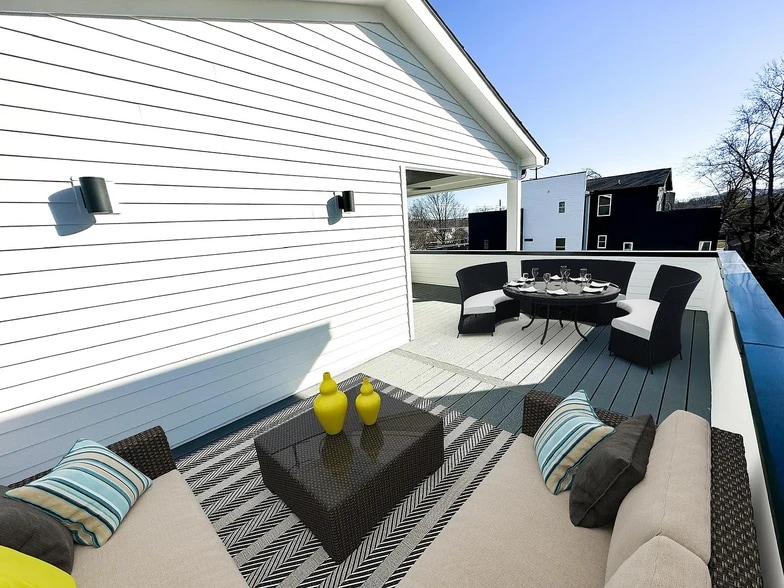 Building Photo - 1607 Martin St