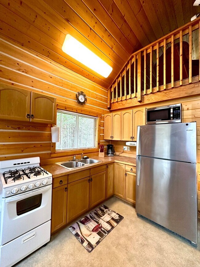 Building Photo - 38885 Leilani St
