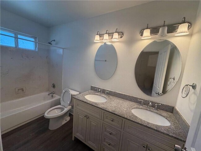 Building Photo - 3308 Clematis St