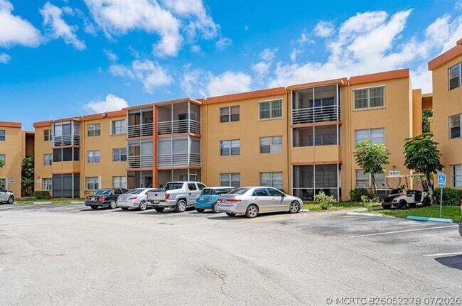 Building Photo - 4354 NW 9th Ave
