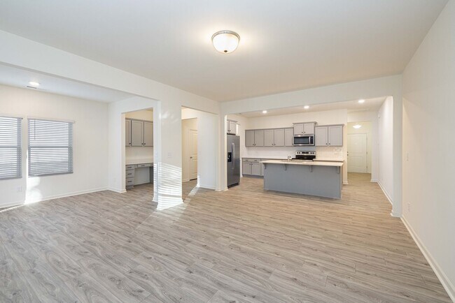 Building Photo - 104 Lorcan Ln