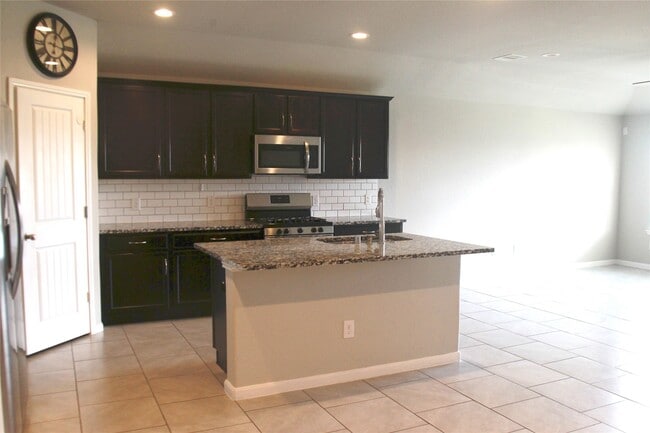 Building Photo - 3015 Lightles Manor Ct