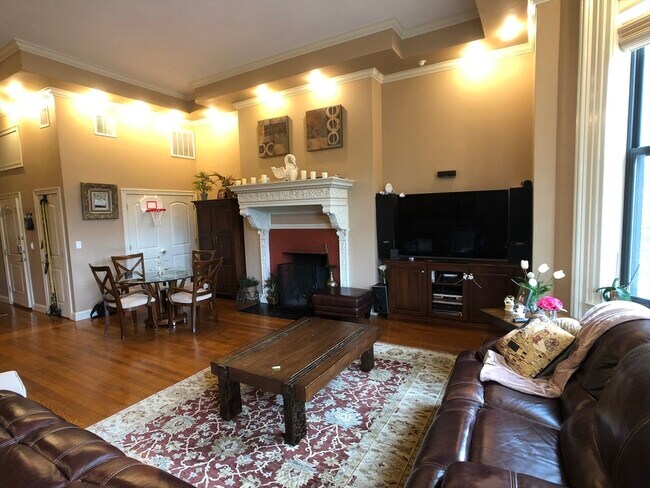 Building Photo - 186 Beacon St